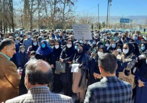 عباس عبدی: به تشکلهای مردم نهاد اجازه فعالیت دادیم، حالا با انبوه معترضان روبرو شده ایم