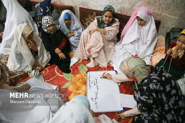 دل نوشته‌های معتکفین در سملقان بر روی دیوار نصب شد