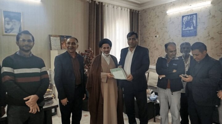 موسوی: ۱۲۱ فقره سند مالکیت موقوفات لارستان به اوقاف فارس اهدا شد