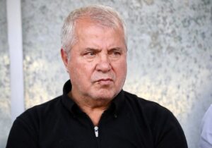 عکس | علی پروین: بهخاطر امام خمینی و جمهوری اسلامی بازگشتهام