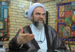 غرویان: سایر مراکز قدرت نیز باید با دولت در تغییر رویکرد به اعتراضات همراهی کنند/ نباید لجبازی‌های سیاسی باعث شود مشکلات بیشتری برای کشور ایجاد شود