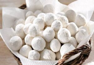 کشک خشک، منبع متراکم کلسیم/ اما چرا باید در مصرف آن محتاط بود؟/ اسنک‌های کشکی چطور؟