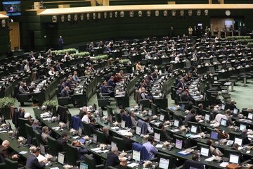 موافقت کمیسیون برنامه با کلیات بودجه ۱۴۰۵/ افزایش ۴۳ درصدی حقوق/ مستمری بگیران چقدر افزایش حقوق خواهند داشت؟