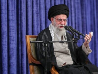 ببینید |  رهبر انقلاب: اگر ملتی در اثر جنگ نرم دشمن، توانایی‌های خود را نبیند و پیشرفت‌های خود را باور نکند، ابتدا تحقیر و سپس تسلیم دشمنش می‌شود