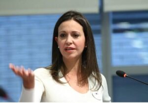 رهبر اپوزیسیون ونزوئلا: آمادهایم قدرت را به دست بگیریم