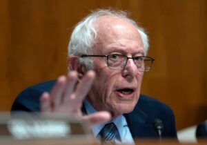 سندرز: ترامپ در اداره کشور خودش شکست خورده پس دنبال اداره ونزوئلا نباشد