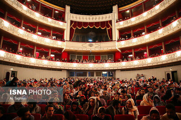 پشت صحنه لغو کنسرتها چه کسانی هستند؟/ گروه فشار علیه خواننده‌ها از کجا فرمان می گیرند؟