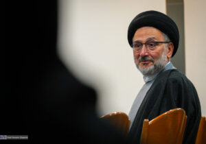 روایت ابطحی از حوادث دنیا با دور تند/ حمله ترامپ به ونزوئلا و بردن مادورو به بیرون کشور؛ تهدید ترامپ به حمله به ایران؛ روزهای عجیبی است