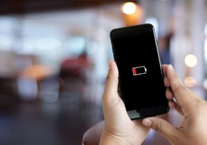 دیگر نگران خالی شدن باتری گوشی خود نباشید/ هوش مصنوعی One UI ۸ شارژدهی را متحول می‌کند!