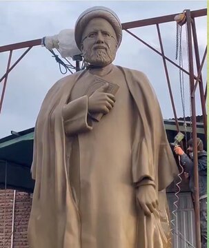 ماجرای سقوط مجسمه ابراهیم رئیسی چه بود؟ + جزئیات