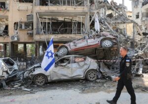 ژنرال اسرائیلی: حماس را نتوانستیم نابود کنیم، پس چگونه می‌توان نظام ایران را با حملات هوایی سرنگون کرد؟