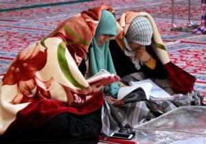 وقتی اخراجیهای نسل زد، اعتکاف میروند!