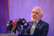 ظریف: ما نمی‌توانیم برای ۵۰۰ سال آینده، هخامنشی شویم/ نباید دوباره مانند جنگ دوم ایران و روس سربازان را به میدان آورد