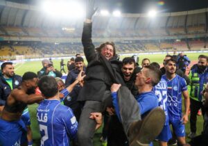 عکس| پرواز قهرمانانه ساپینتو در اصفهان