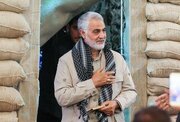 انتشار عکسی منتشر نشده از سردار سلیمانی در کنار همرزم قدیمی‌اش