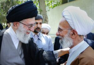 نظر رهبر انقلاب درباره علت تبلیغات دشمن علیه مصباح یزدی/ آیت الله خامنه ای با چه مصادیقی مصباح یزدی را توصیف کردند؟