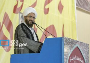 امام جمعه تهران: بین مردم معترض و اغتشاشگران حرفه‌ای تفکیک قائل شویم/ خارج‌نشینان خیرخواه این کشور نیستند