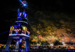 ببینید | شکستن رکورد کتاب گینس در ابوظبی با ۶۲ دقیقه آتش بازی