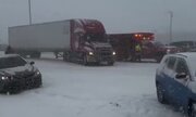 ببینید | برخورد بیش از ۴۰ خودرو در بزرگراه I-۷۵ به یکدیگر در بحبوحه کولاک شدید در میشیگان آمریکا