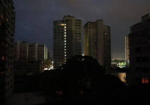 ببینید |  رسانه‌ها از قطع برق در بخش‌هایی از پایتخت ونزوئلا خبر دادند!