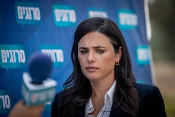 حنظله: تلفن همراه آیلت شاکد را هک کردیم؛ شگفتی‌های زیادی در راه است/ عکس