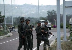 ببینید | استقرار ارتش کلمبیا در مرز ونزوئلا