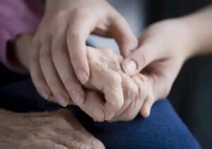 چالش‌های نگهداری سالمند در خانواده