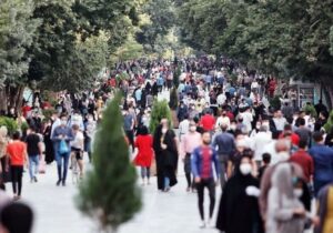 مسیر سی‌ ساله‌ای که طبقه متوسط را فرسوده کرد/ معلم و استاد دانشگاه راننده تاکسی اینترنتی شدند