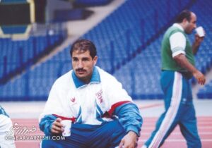 ببینید | اعتراف جالب استاداسدی: حاضرم در جزیره آدمخوارها زندگی می‌کردم اما گل به خودی نمی‌زدم!