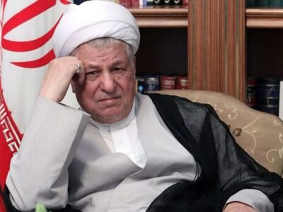 خاطرات هاشمی: سخن‌گوی وزارت خارجه خواست از سیاست‌های اصولی نظام سر دربیاورد