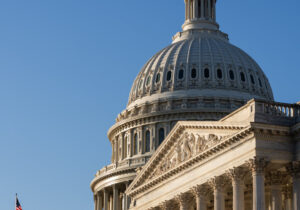 جنجال در واشنگتن؛آن‌هایی که توجیه شدند و آن‌هایی که نشدند/ محدودکردن اختیارات جنگی ترامپ/ دستور واشنگتن به کاراکاس؛ دول متخاصم را از ونزوئلا اخراج کن!