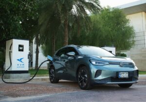 توسعه زیرساخت های شارژ خودرو های برقی در جزیره کیش تا ظرفیت ۱۶۰۰۰ خودرو