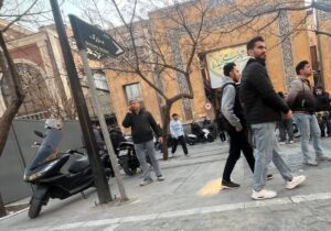 ببینید | گزارش فارس از تجمعات پراکنده در بازار تهران