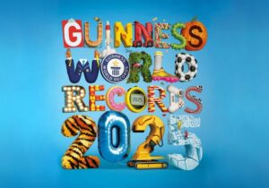 عجیب‌ترین رکوردهای گینس ۲۰۲۵؛ از نگه داشتن چوب کبریت در بینی تا خوک اسکیت‌باز/عکس