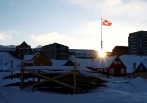 ببینید | نیروهای دانمارکی برای جلوگیری از حمله آمریکا به گرینلند وارد شدند