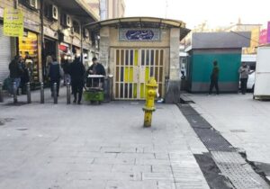 اوضاع و احوال بازارهای تهران به روایت ایسنا؛ فعالیت کسبه در خیابان جمهوری جریان داشت اما اکثر کسبه و مغازه های بازار بزرگ تهران بسته بودند + عکس