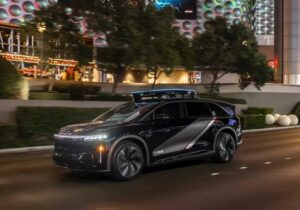 لوکسترین تاکسی خودران جهان