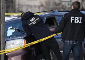 ببینید | ادعای وزیر آمریکایی درباره دلیل کشتن یک زن توسط پلیس