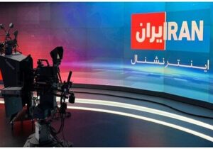 در ایران واقعی مردم چه موافق چه منتقد نظام، با هم زندگی می کنند/ در ایران مجازی، مردم ایران بیگانه پرستند!