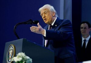 ترامپ: اجازه کنترل کانادا را به چین نمیدهیم