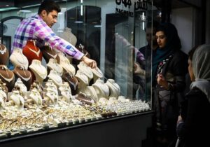 قیمت جدید طلا و سکه امروز ۶ بهمن ۱۴۰۴/ نیم‌سکه و ربع‌سکه ارزان شد + جدول