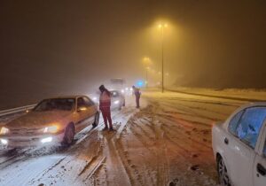 ۱۱۳ خودروی گرفتار در برف و کولاک در خراسان شمالی امدادرسانی شدند