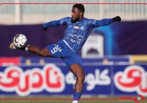 گل سوم استقلال به شمس‌آذر توسط نازون در دقیقه ۹۸