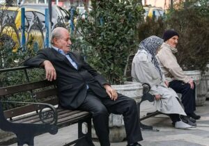 عیدی بازنشستگان را به ۲۰ میلیون تومان برسانید
