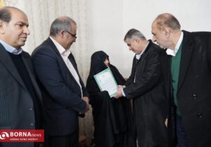 استاندار مرکزی با مادر شهیده والامقام «اکرم کشفی» دیدار کرد