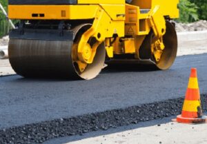 ۷ پروژه شاخص راهداری و حمل‌ونقل جاده‌ای شهرستان طبس افتتاح شد