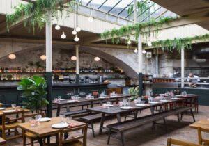 ببینید | آشپزی روی پشت بام؛ اقدام جالب سرآشپز آلمانی