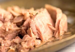 متخصصان تغذیه ماهی تُن را چگونه مصرف می‌کنند؟