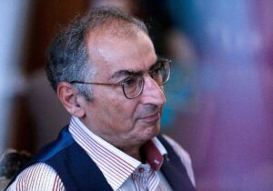 زیباکلام: ایران و آمریکا اراده توافق دارند/ جنگ ایران را ویران می‌کند اما به سقوط نظام منجر نمی‌شود