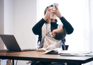 دورکاری در خانه؛ راحتی یا انزوا برای زنان؟